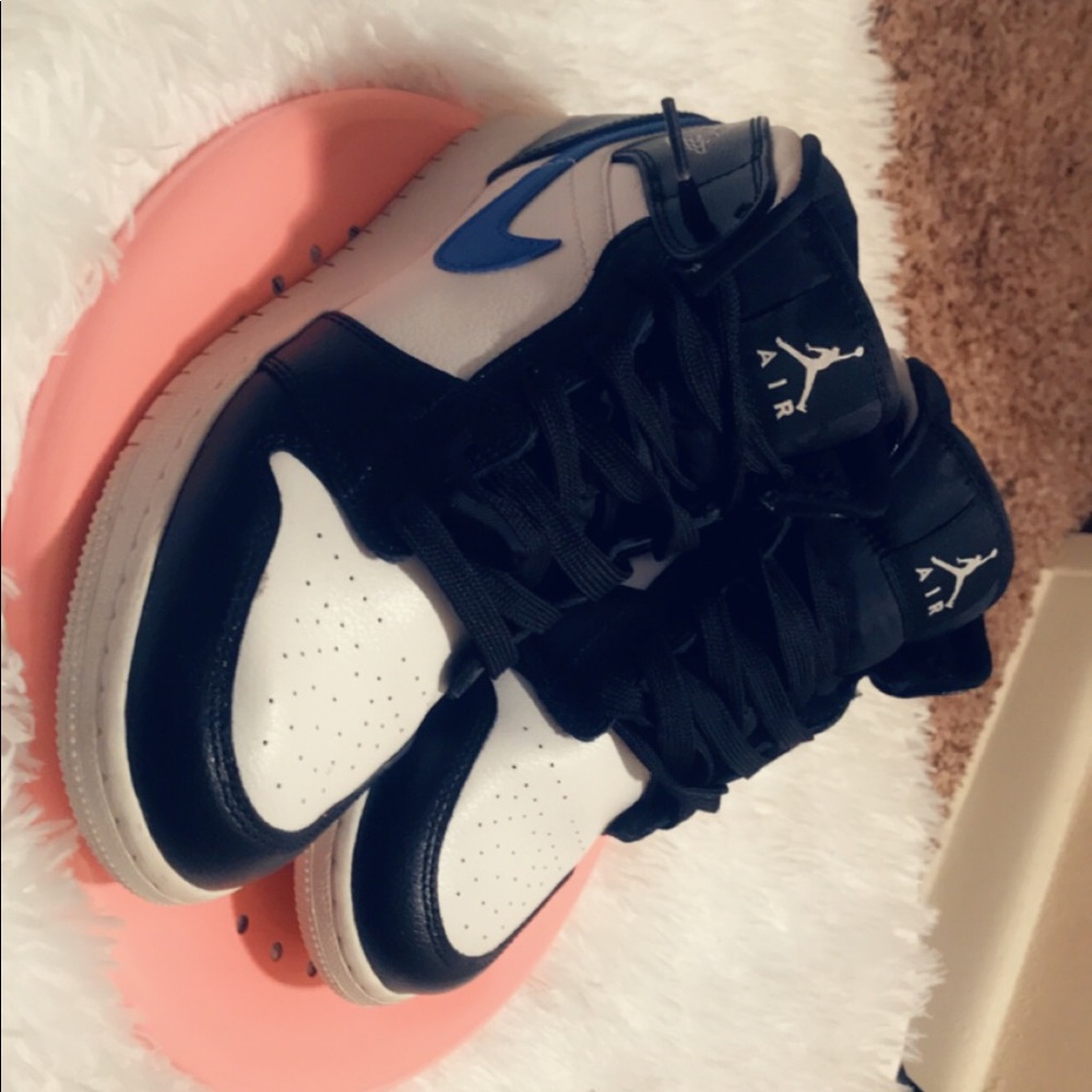 Retro 1’s - Picture 3 of 3